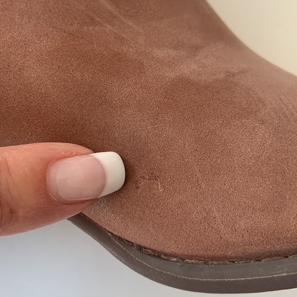 RARE Vionic Distressed Suede Leather Bootie: SIZE 8 - Picture 12 of 12